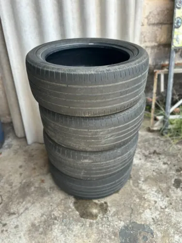 Pneus Usados 235/50R19 Hankook Kinergy GT