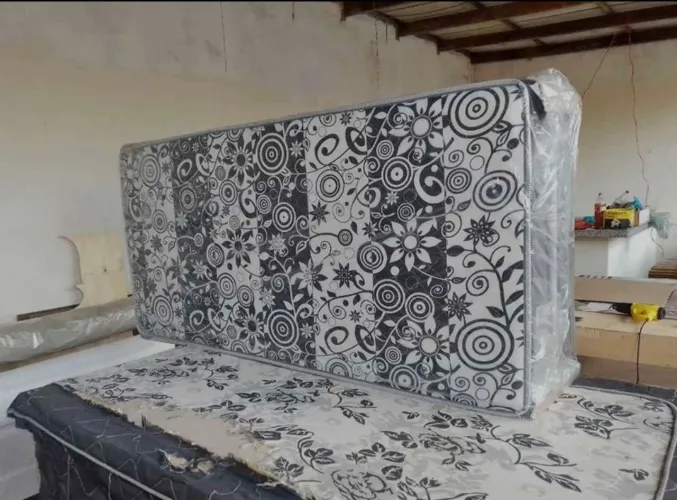 Cama solteiro com colchão
