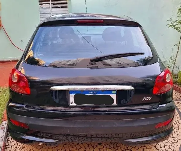 Peugeot preto