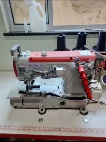 Máquina de Costura Galoneira SunSpecial Novíssima