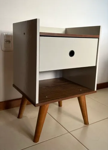 Mesa cabeceira bidê
