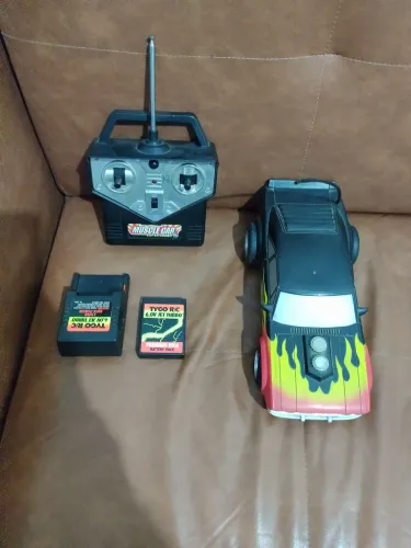 Carrinho controle remoto Muscle car.