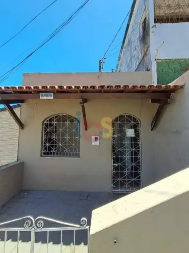 VENDO CASA NO CENTRO