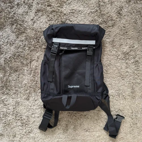 mochila supreme preta