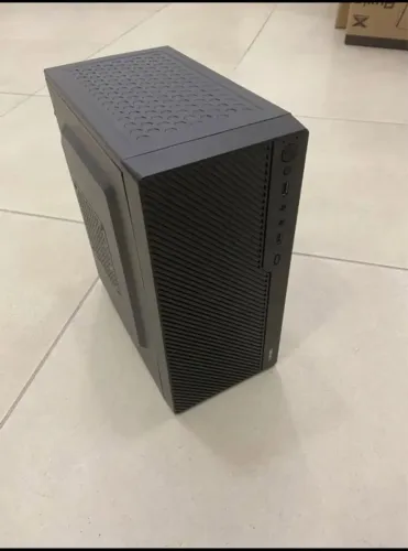 Gabinete PC Preto - Design Moderno e Eficiente