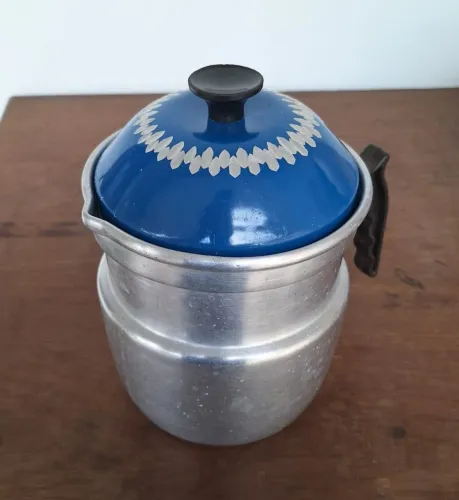 ANTIGA LEITEIRA EM ALUMÍNIO MARCA MA JU LAR DÉCADA DE 60, ANTIGUIDADE, RELÍQUIA.