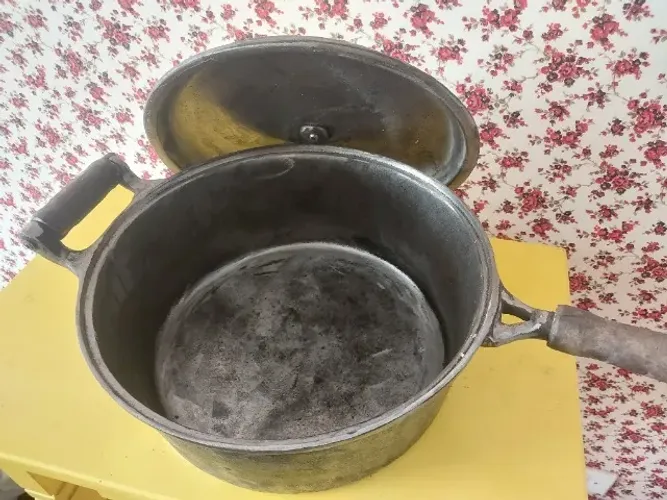 panela de ferro fundido com tampa