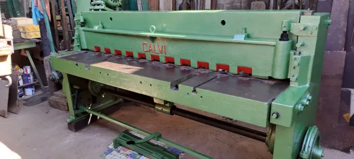 guilhotina mecanica calvi 2 metros x 1/8 = 3 mm