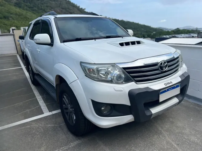 Toyota Hilux SW4 SRV top blindado / 7 lugares