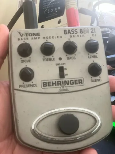 Behringer Bass BDI21 - Pedal Bass Amp Modeler