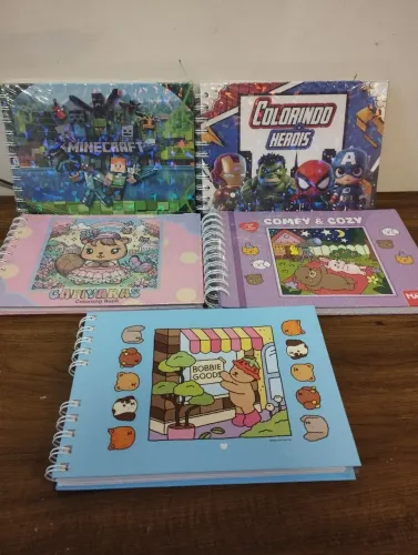 Kit 5 livros de colorir Bobbie Goods Minecraft Heróis Comfye Cozy Capivaras