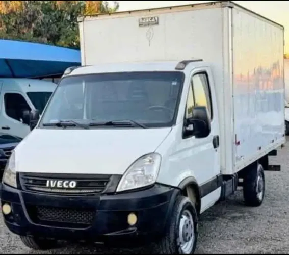 Iveco Daily Furgão 45-160 3.0 12m³ (die.)(e6) 2012
