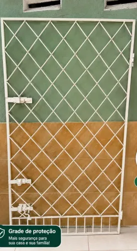PORTA COMPLETA COM GRADE