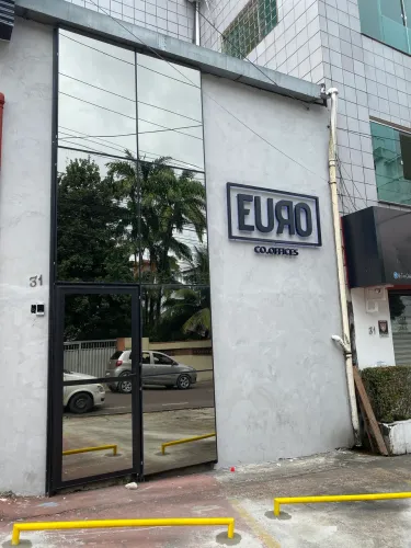 SALA COMERCIAL ESCRITÓRIO NO PARQUE 10 INCLUSO ENERGIA, FAXINA, Wi-Fi.