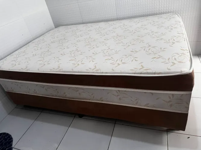 Cama box com cabeceira
