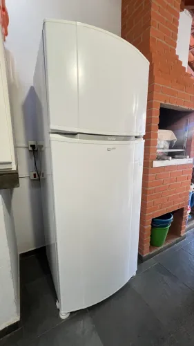 Geladeira cônsul 220v 
