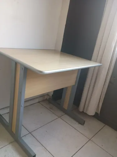 Mesa madeira 80x70cm