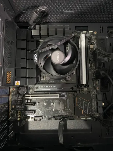 Kit Ryzen 5 8600G + B650 TUF GAMING