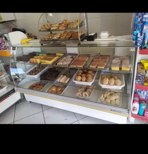 Balcão de padaria, bem conservado