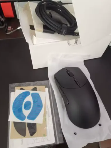 Mouse Rapoo VT7, 8k pollingrate, 750 horas de bateria, 53g.