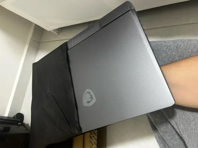 Notebook RTX 5080 MSI Vector - na caixa