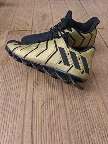 Tênis adidas springblade