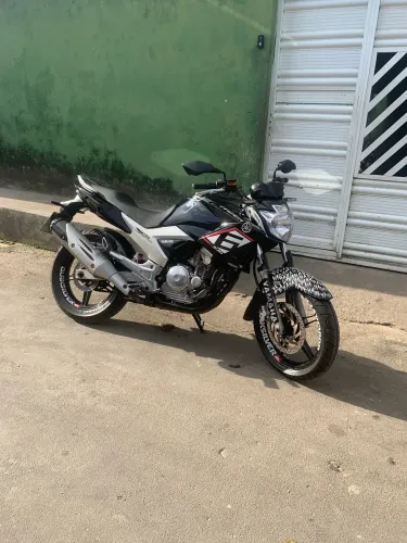Fazer 250