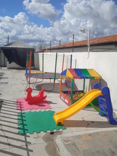 Aluguel de pula pula casinha de bolinhas escorregador gangorra 