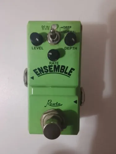 mini pedal Chorus p guitarra