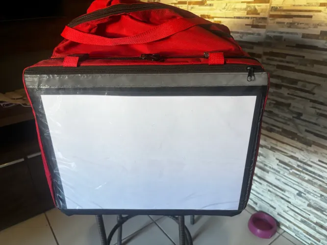 Vendo uma Bag em perfeito estado,grande,foi usada poucas vezes