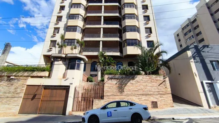 Apartamento com 3 dormitórios para alugar, 303 m² por R$ 5.865,23 - Centro - Sorocaba/SP