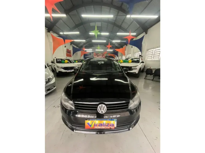Volkswagen Voyage 1.0 Flex 12V 4P 2014