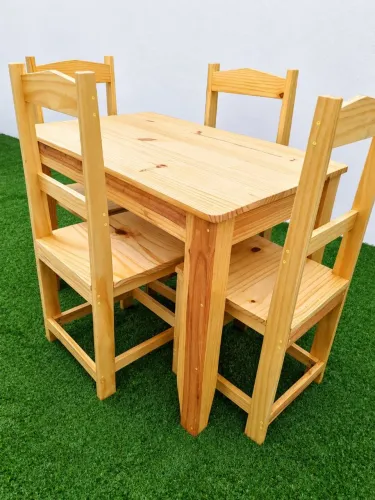 Conjunto mesa de jantar com 4 cadeiras