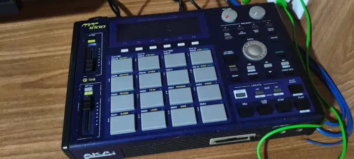 Mpc Akai 1000