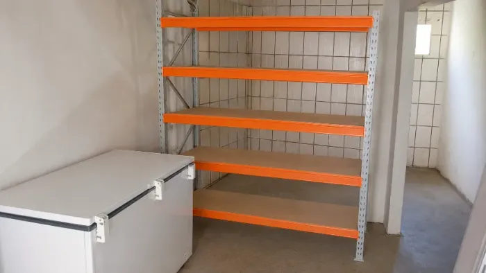 Porta paletes e freezer horizontal semi novos
