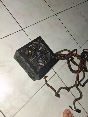 Fonte Corsair CX600 80 pluz Bronze (DEFEITO)