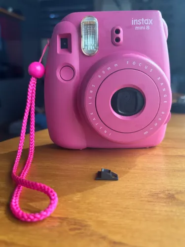 Fujifilm Instax Mini 8 (COM DEFEITO)