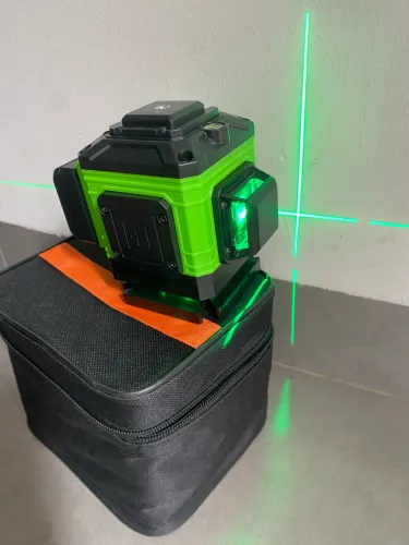 Nível a Laser 8 Linhas 2 Baterias NOVO