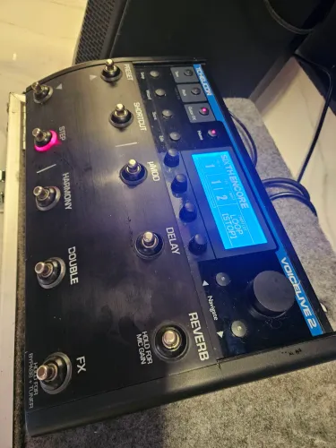 Pedaleira TC Helicon voicelive 2 com case