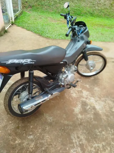 Moto em perfeito estado , revisada , tudo ok só transferir muito pouco rodada ..