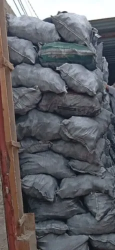 Tiço derivado de eucalipto