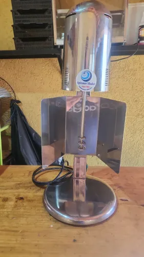 Mexer de milk-shake 1200 watts , ja bate direto no copo plástico