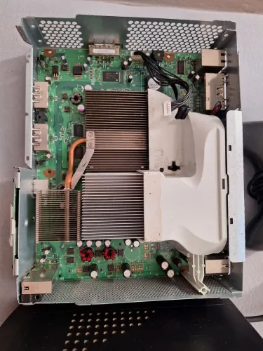 VENDO XBOX 360 SEM CARCAÇA E LEITOR CD