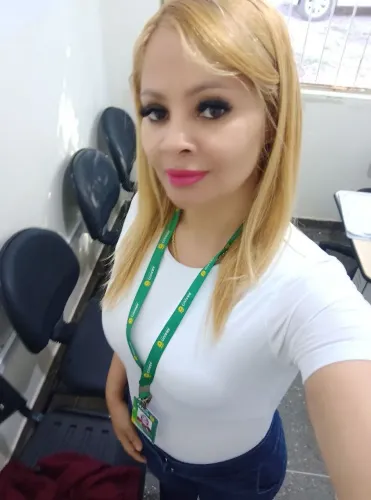 técnica de enfermagem acompanhante  