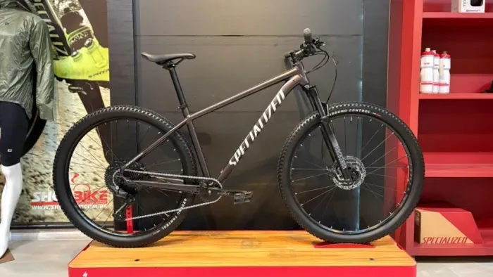 >> Specialized Rockhopper Elite <<