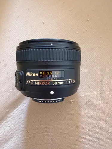 Nikon AF-S NIKKOR 50mm f/1.8G + Parasol + Bolsa Original + Filtro HOYA