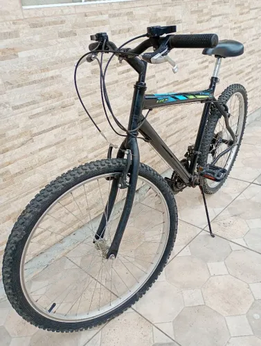 Bicicleta revisada funcionando tudo !