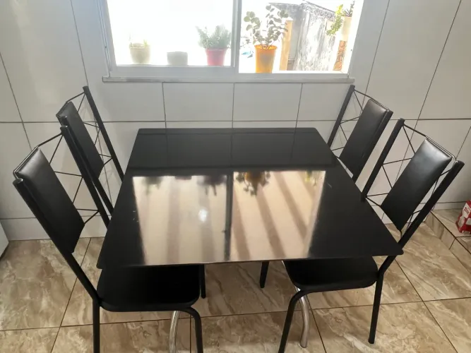 Mesa 4 cadeira preta