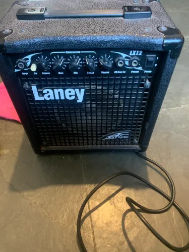 Amplificador de guitarra Laney LX12 Caixa cubo violão