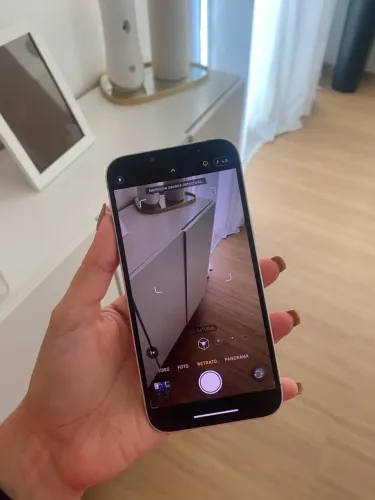iPhone 16e, 128 gigas. 